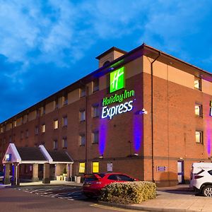 Holiday Inn Express Birmingham Oldbury By Ihg